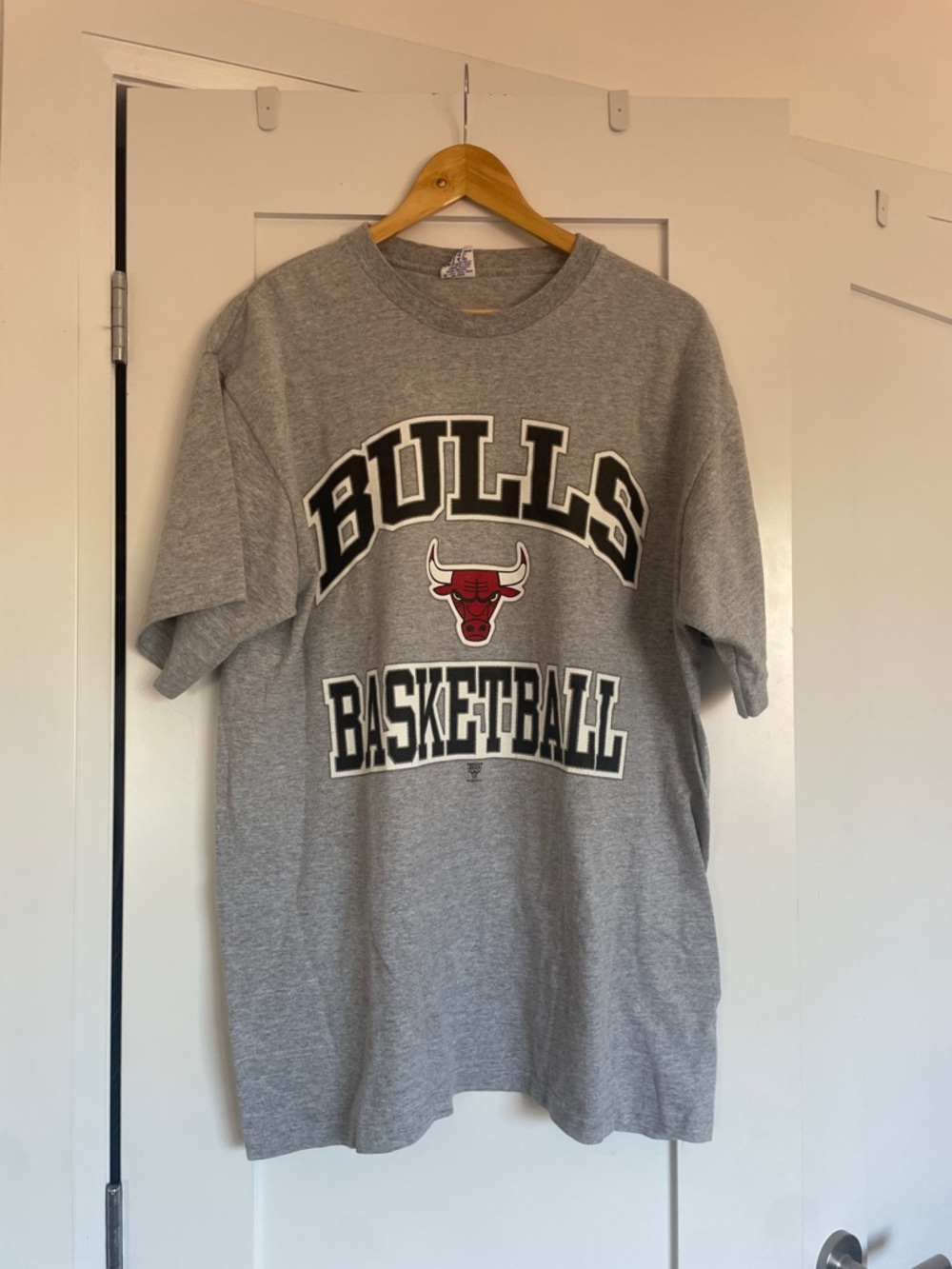 STARTER Gray Chicago Bulls Basketball Tee